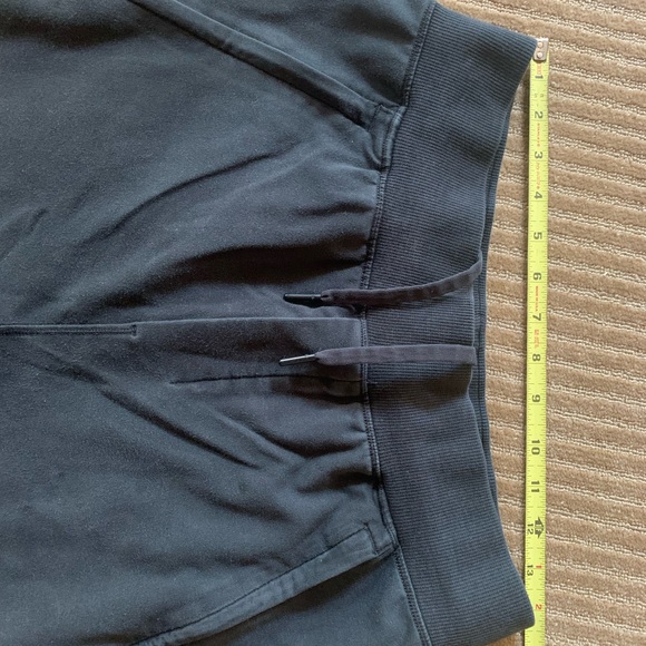 29” LuluLemon City Sweat Joggers - Men’s Medium - Picture 4 of 5